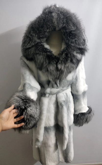 Women's coat with hood and faux fur trim, gray-white