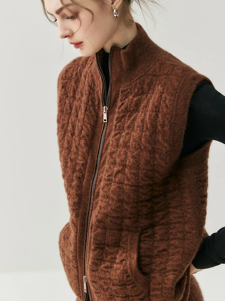 Women's quilted vest with a knit look, zipper, and stand-up collar, cream white