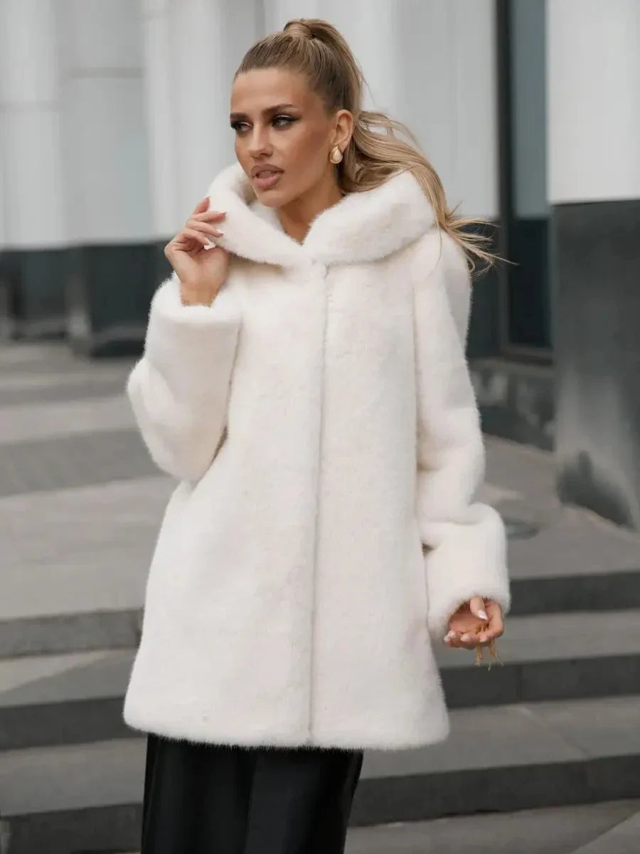 Damen Kurzmantel mit Kapuze Plüsch-Optik Winter