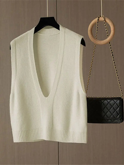 Women's knitted sweater vest with a V-neck, sleeveless knitted top