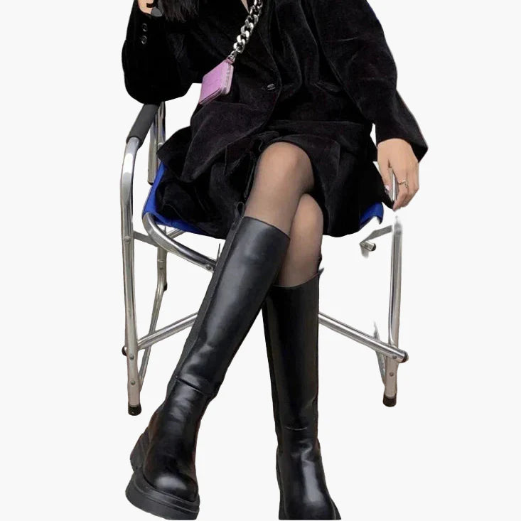 Damen Stiefel mit hohem Schaft und Profilsohle – Modische Alltagsschuhe für Herbst und Winter