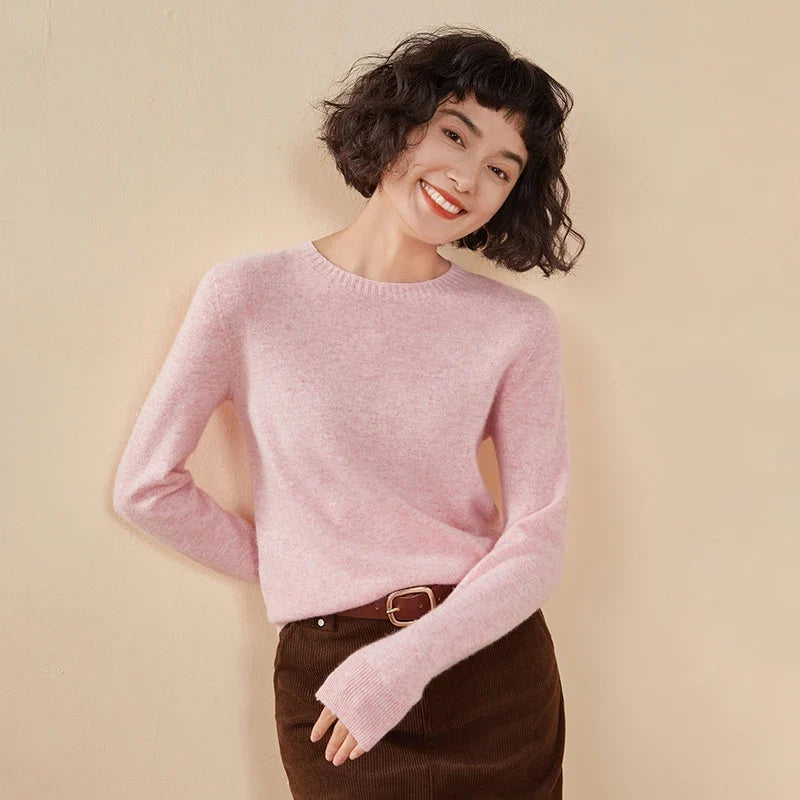 Women's crew-neck sweater, long sleeves, soft material