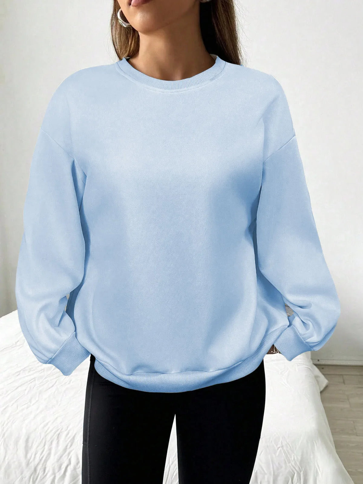 Women's Crew-Neck Oversized Basic Long-Sleeve Sweatshirt