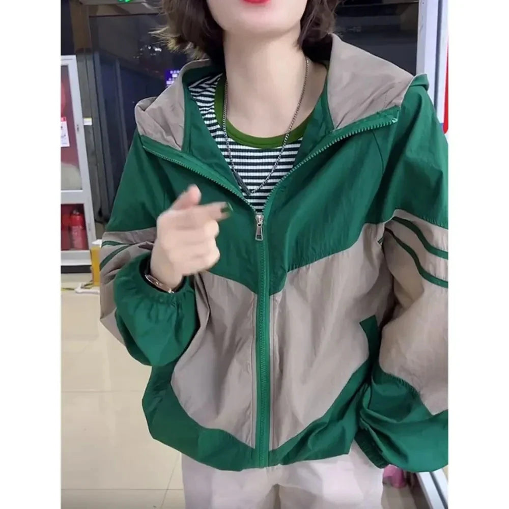 Women's two-tone hooded jacket with zipper