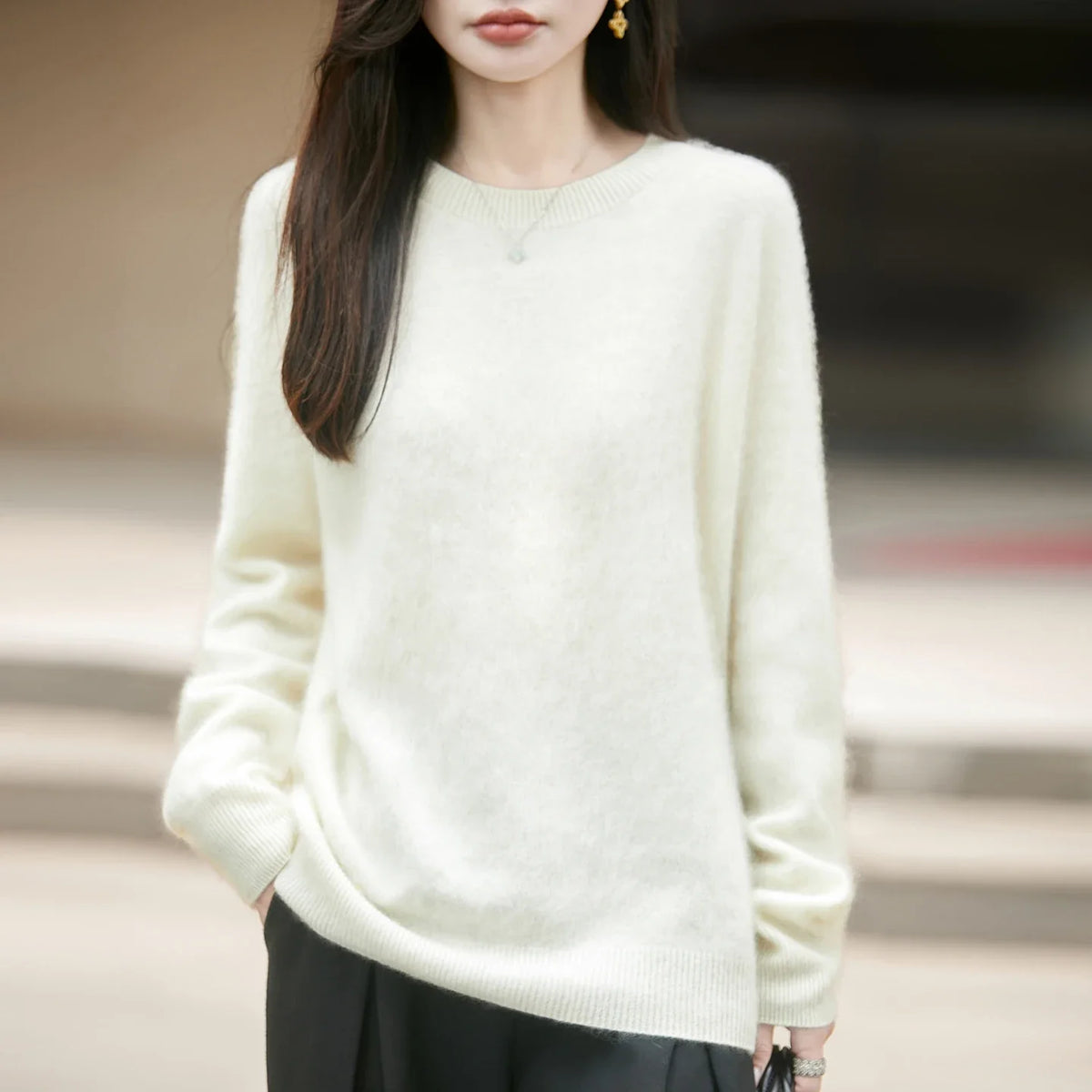 Women's soft fine-knit crew-neck long-sleeve sweater
