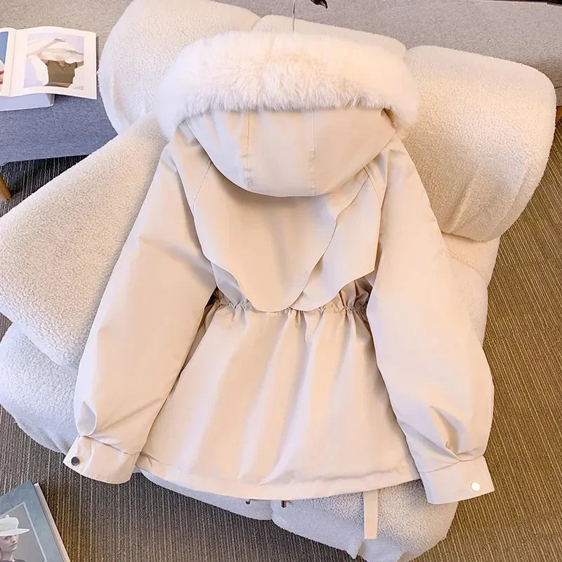 Damen Winterjacke mit Kunstpelzkapuze & Kordelzug in der Taille