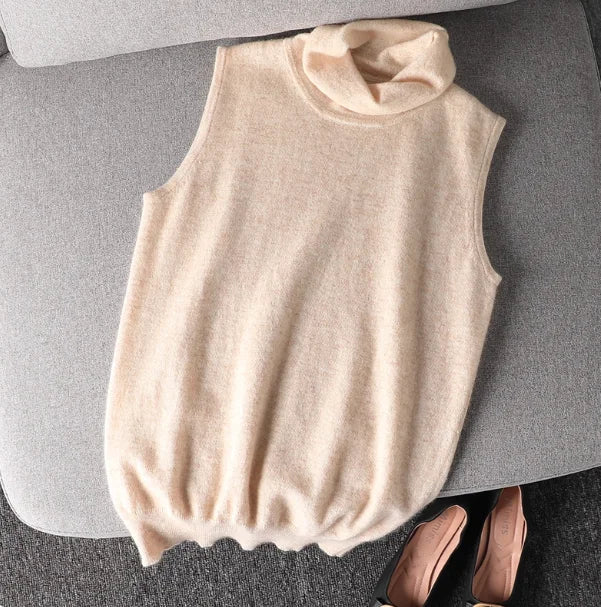 Sleeveless women's turtleneck top made of soft knit fabric