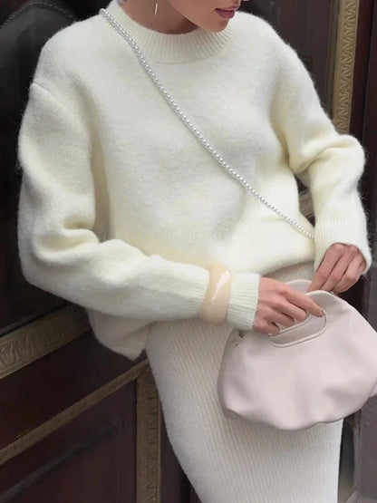 Women's crew-neck sweater, soft material, knitted, long sleeve