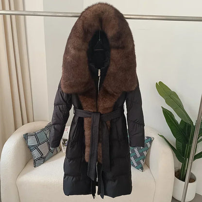 Damen Daunenmantel mit Pelzkapuze und Bindegürtel, gepolstert, lange Winterjacke