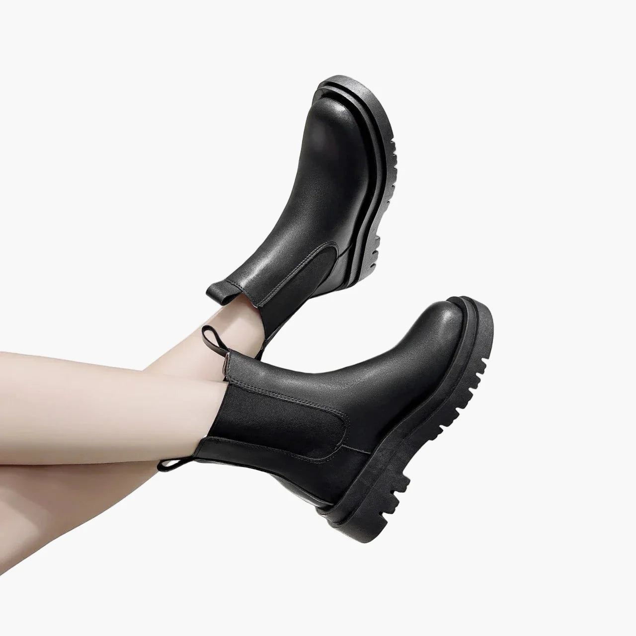 Women's Chelsea Boots with Platform and Tread Sole – Fashionable Ankle Boots for Everyday and Leisure