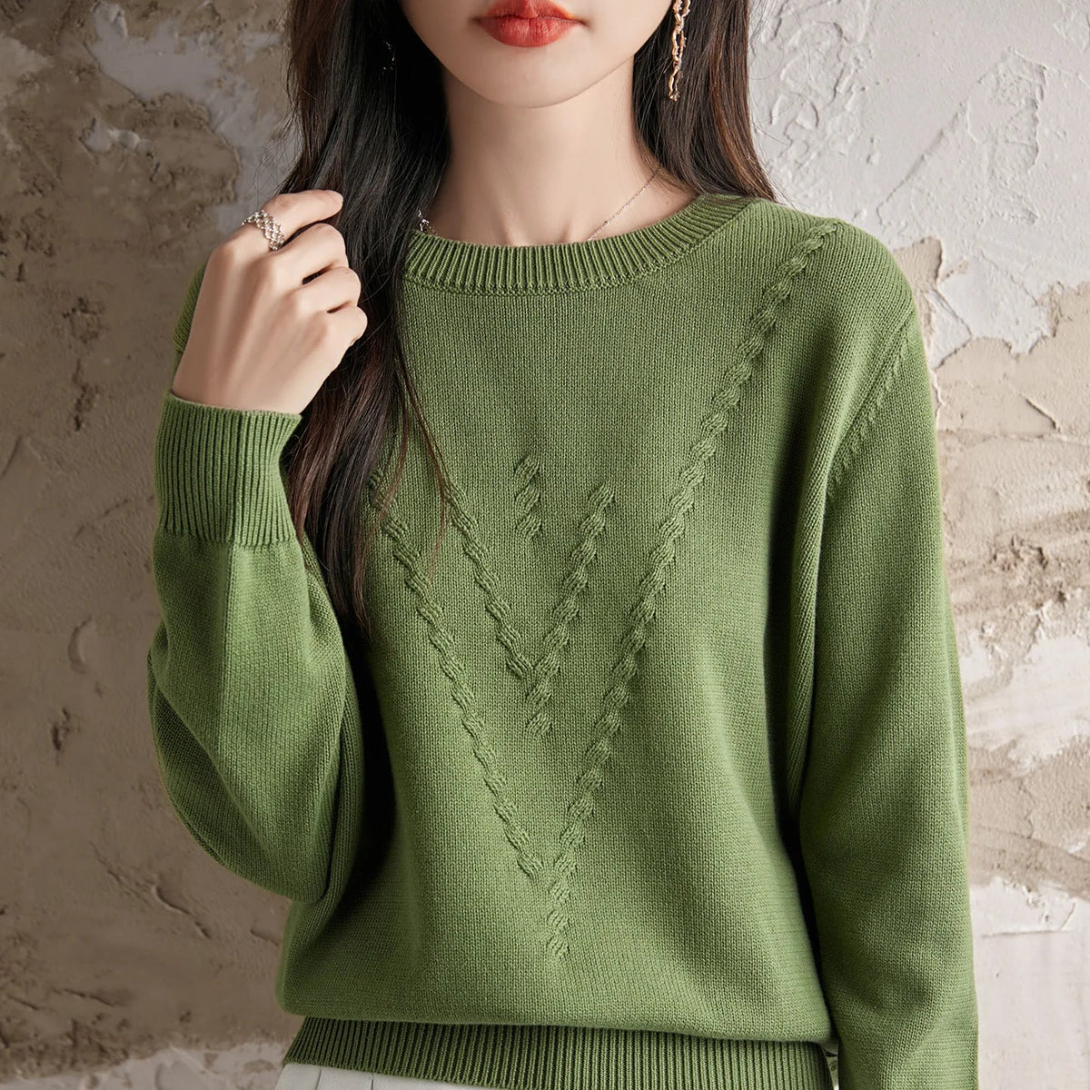 Women's crew-neck sweater with textured pattern, knit sweater