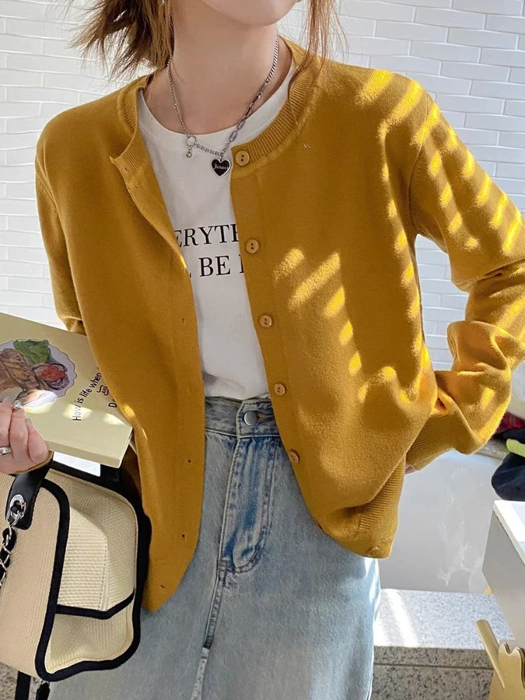 Women's crew-neck cardigan with buttons - Solid-color soft long-sleeve knitted cardigan