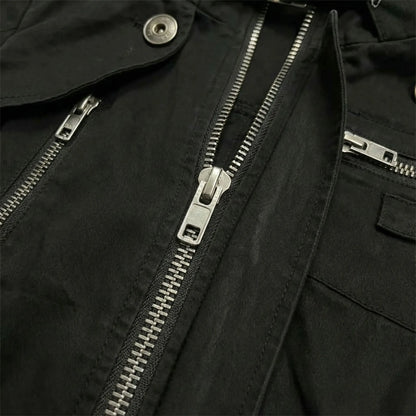 Damen Jacke Schwarz mit Stehkragen, Reißverschlüssen und Zierschnallen