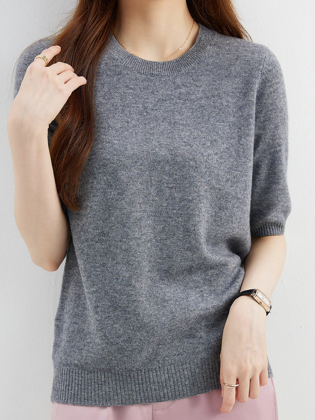 Women's short-sleeve knitted sweater, crew neck, ribbed hem