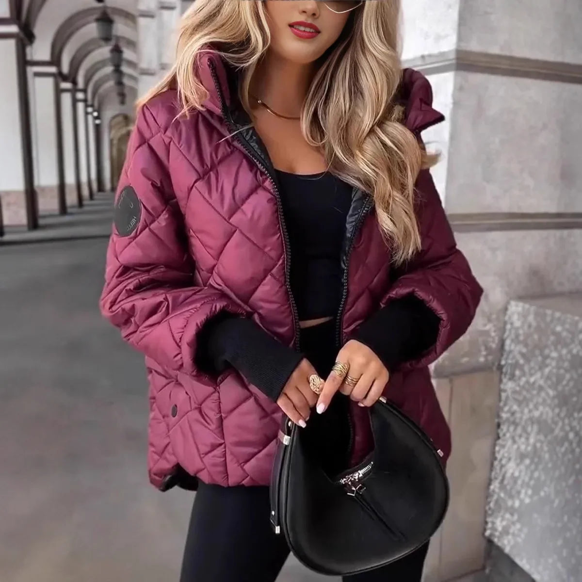 Women's short hooded quilted jacket with diamond pattern and zipper