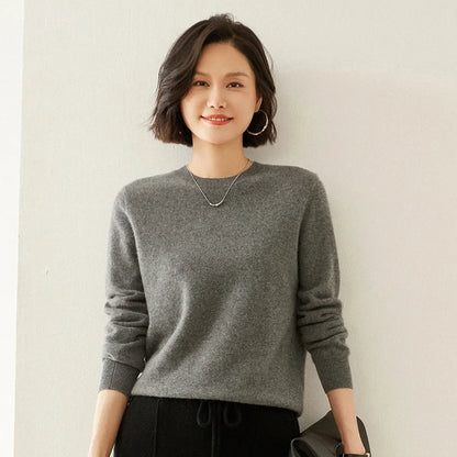 Women's crew-neck sweater, long sleeves, soft material