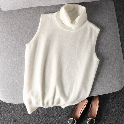 Sleeveless women's turtleneck top made of soft knit fabric