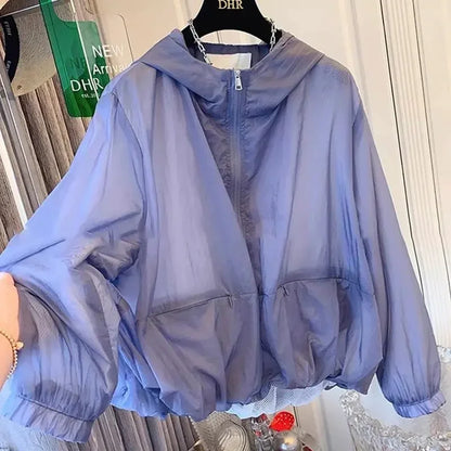 Women's lightweight windbreaker with hood and zipper, loose fit, sheer design