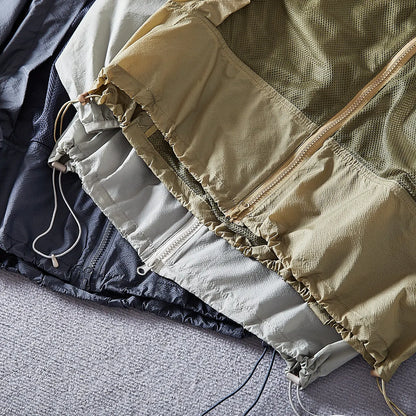Leichte Kapuzenjacke mit Reißverschluss und Mesh-Einsätzen
