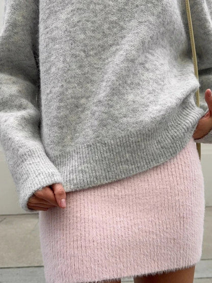 Women's crew-neck sweater, soft material, knitted, long sleeve