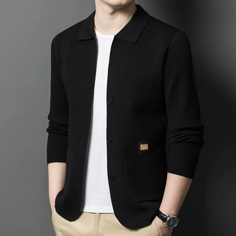 Men's cardigan with collar, button placket, and pockets