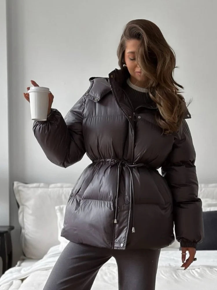 Damen Steppjacke mit Gürtel und hohem Kragen