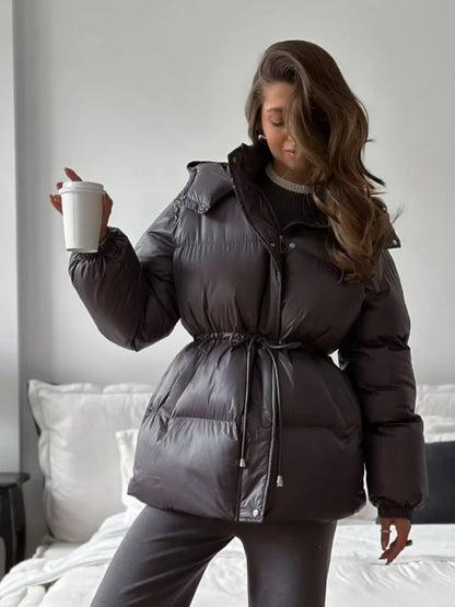 Damen Steppjacke mit Gürtel und hohem Kragen