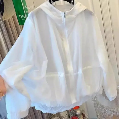 Women's lightweight windbreaker with hood and zipper, loose fit, sheer design