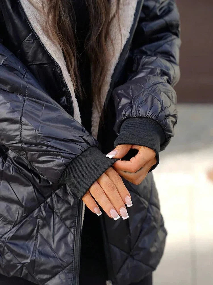 Damen Steppjacke mit Kapuze und Teddyfutter Schwarz