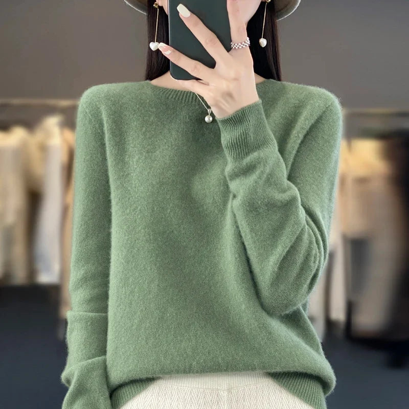 Women's soft fine-knit crew-neck long-sleeve sweater