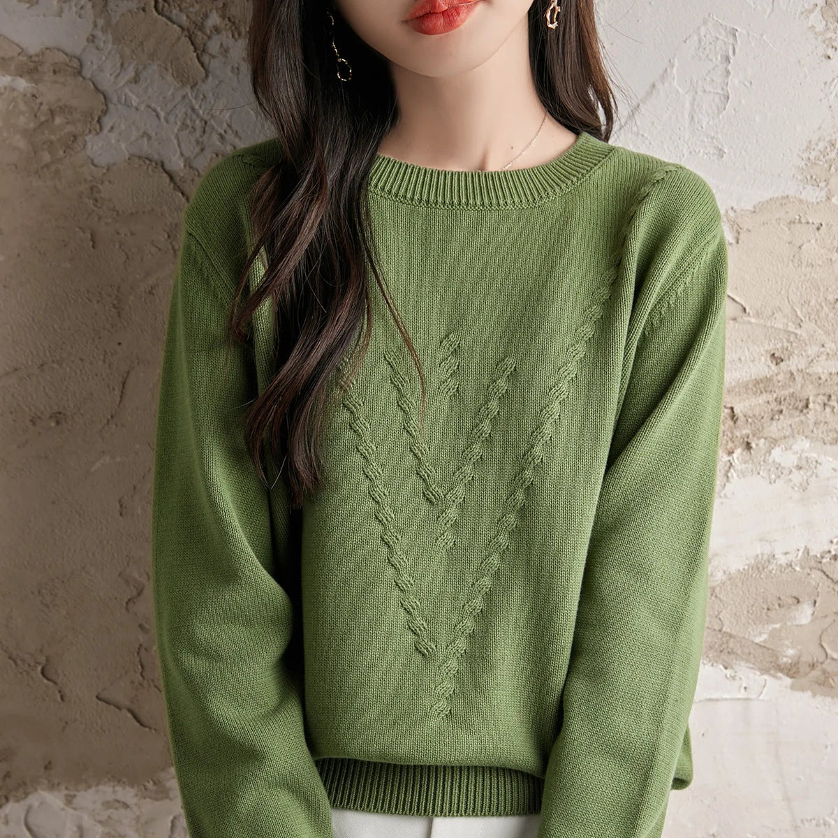 Women's crew-neck sweater with textured pattern, knit sweater