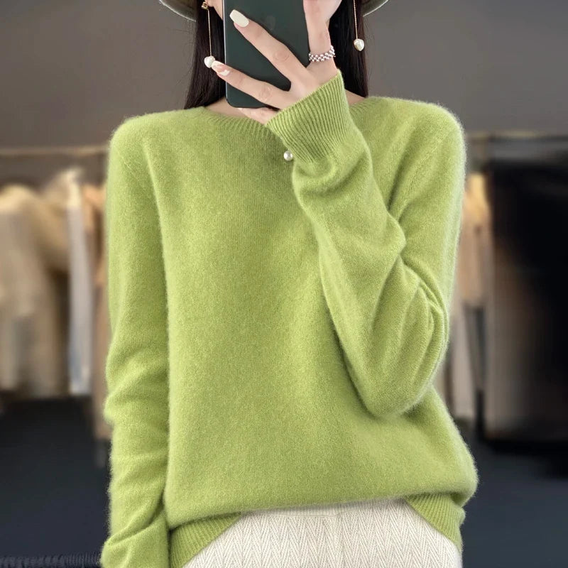 Women's soft fine-knit crew-neck long-sleeve sweater