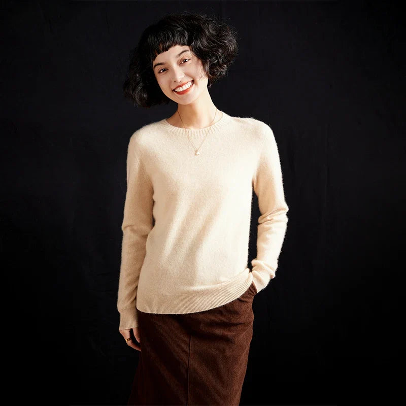 Women's crew-neck sweater, long sleeves, soft material