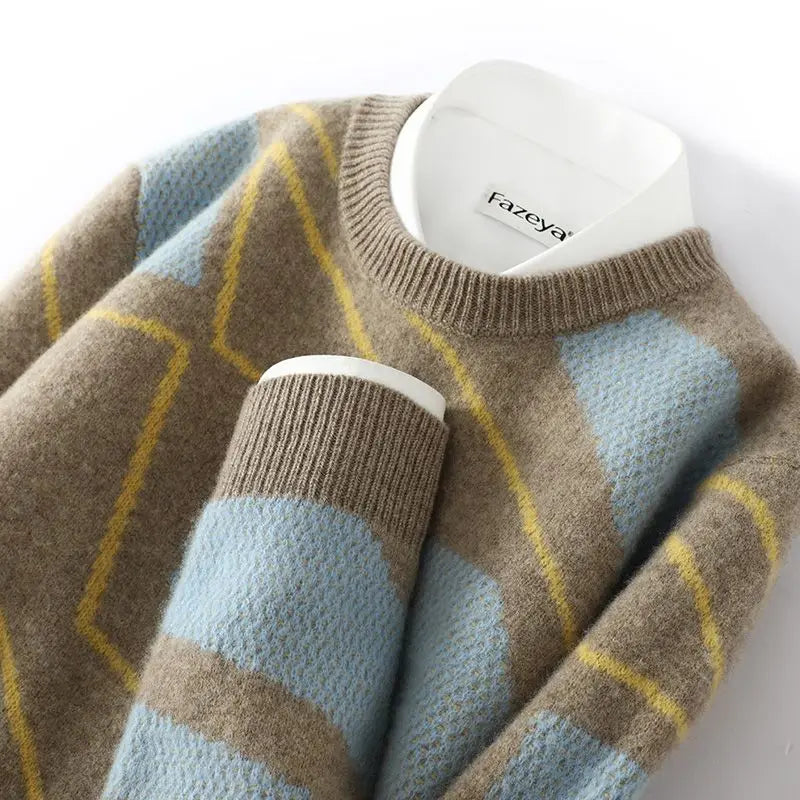 Unisex crew-neck sweater with diamond pattern