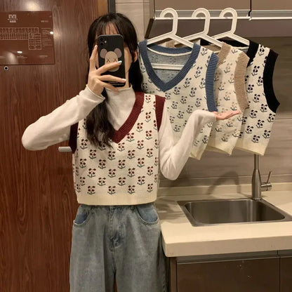 Women's knitted vest with V-neck and floral pattern