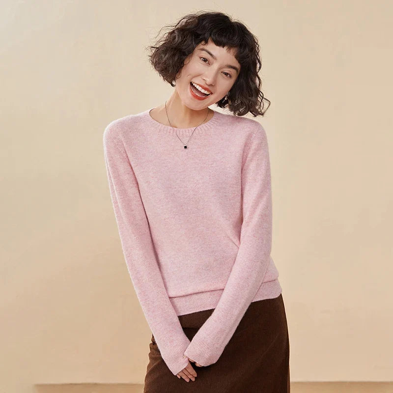 Women's crew-neck sweater, long sleeves, soft material