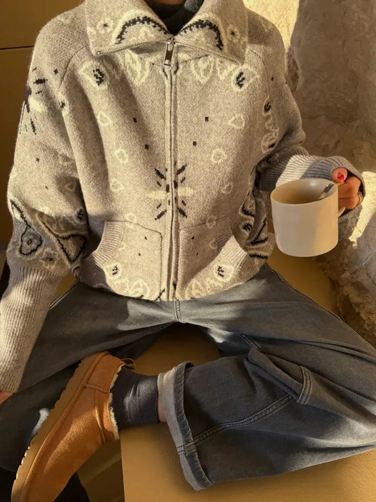 Women's knitted cardigan with a zipper, high collar, and bandana pattern