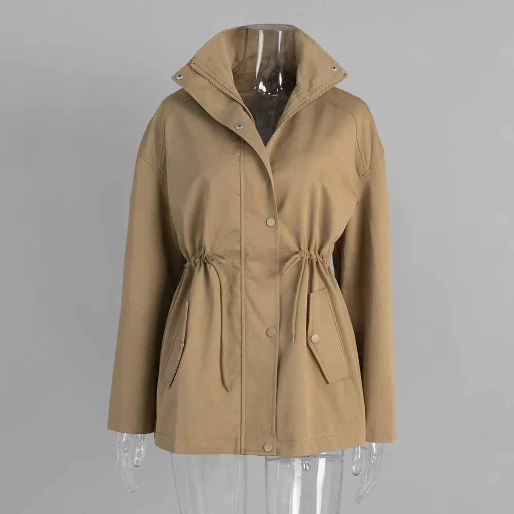 Damen Kurzjacke mit Reißverschluss, Stehkragen und Kordelzug in der Taille