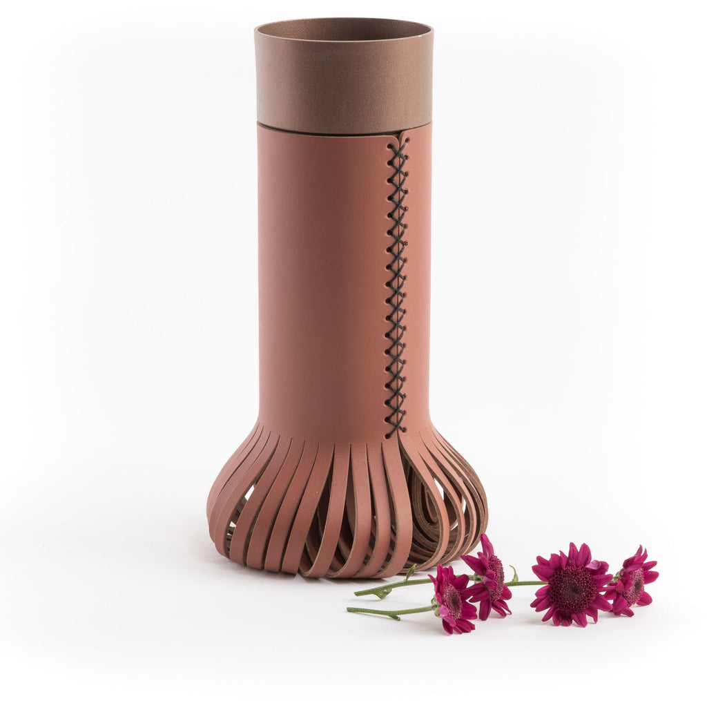 Vaas Chef bruin, ontworpen door Christian Mohaded, modern design voor eettafel of dressoir