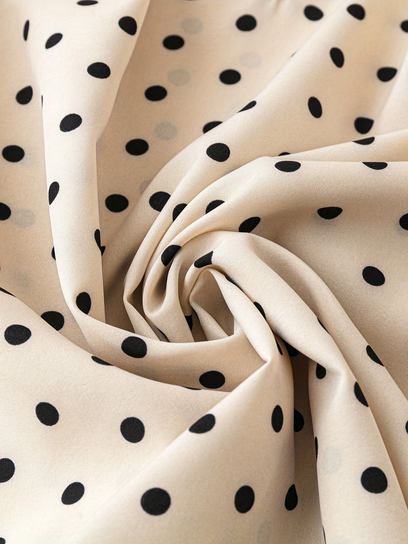 Damen Polka Dot Bluse mit V-Ausschnitt und Rüschenärmeln – Eleganter Alltags- und Büro-Look