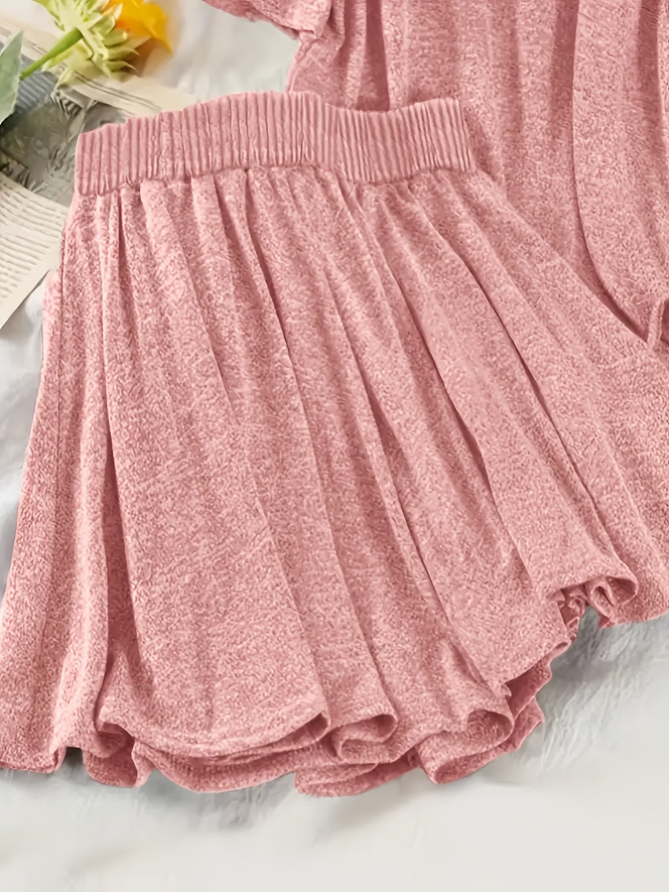Women's Casual Two-Piece Set with Hoodie Top and Shorts – Casual Comfort for Spring & Summer