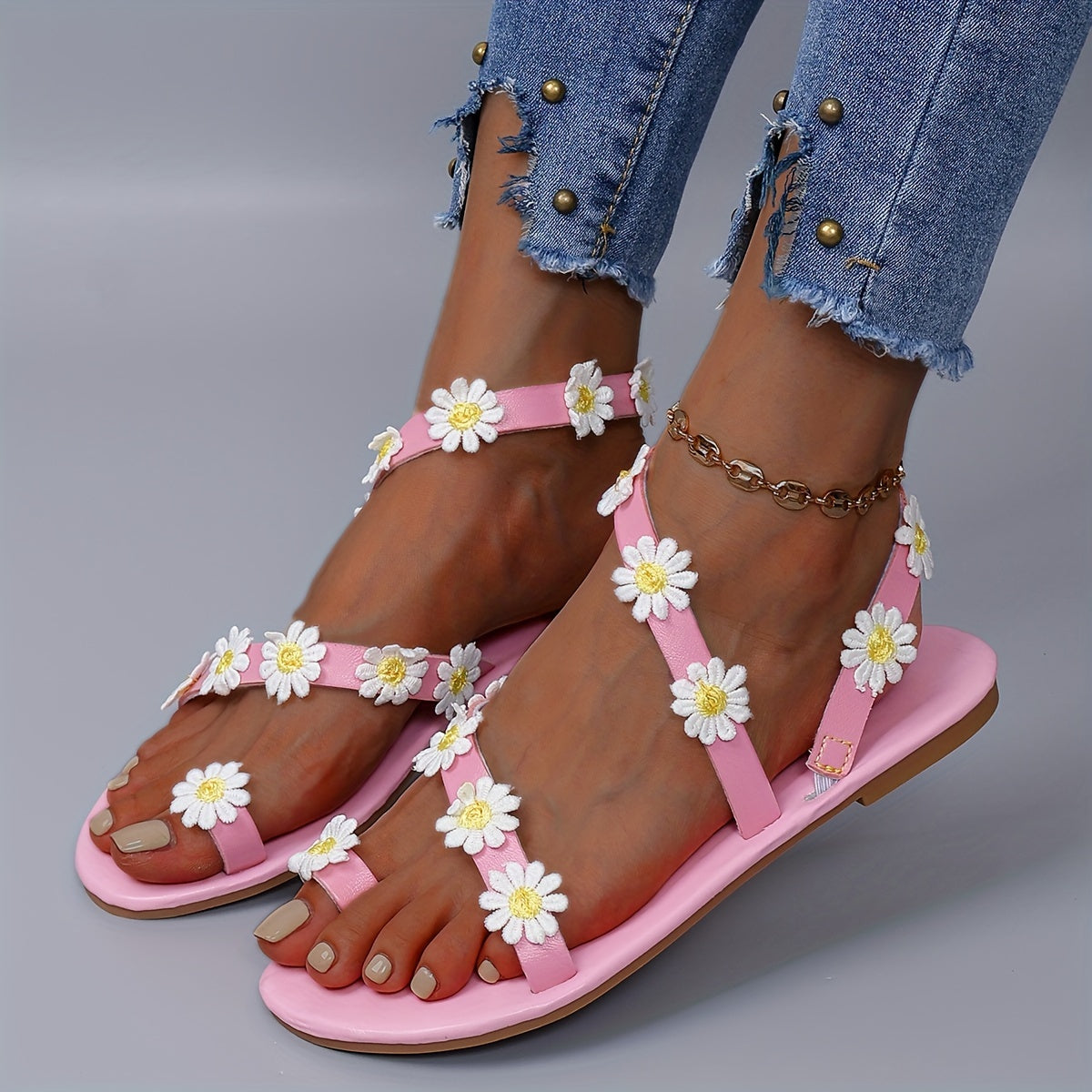 Women's Sandals Boho Style with Flower Decoration – Flat Summer Sandals for Leisure & Vacation