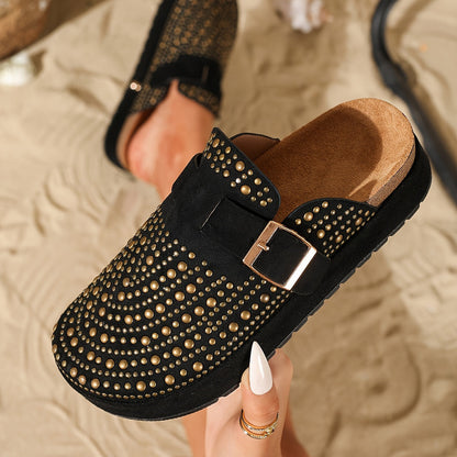 Women's platform shoes with studs – fashionable clogs for everyday and leisure use