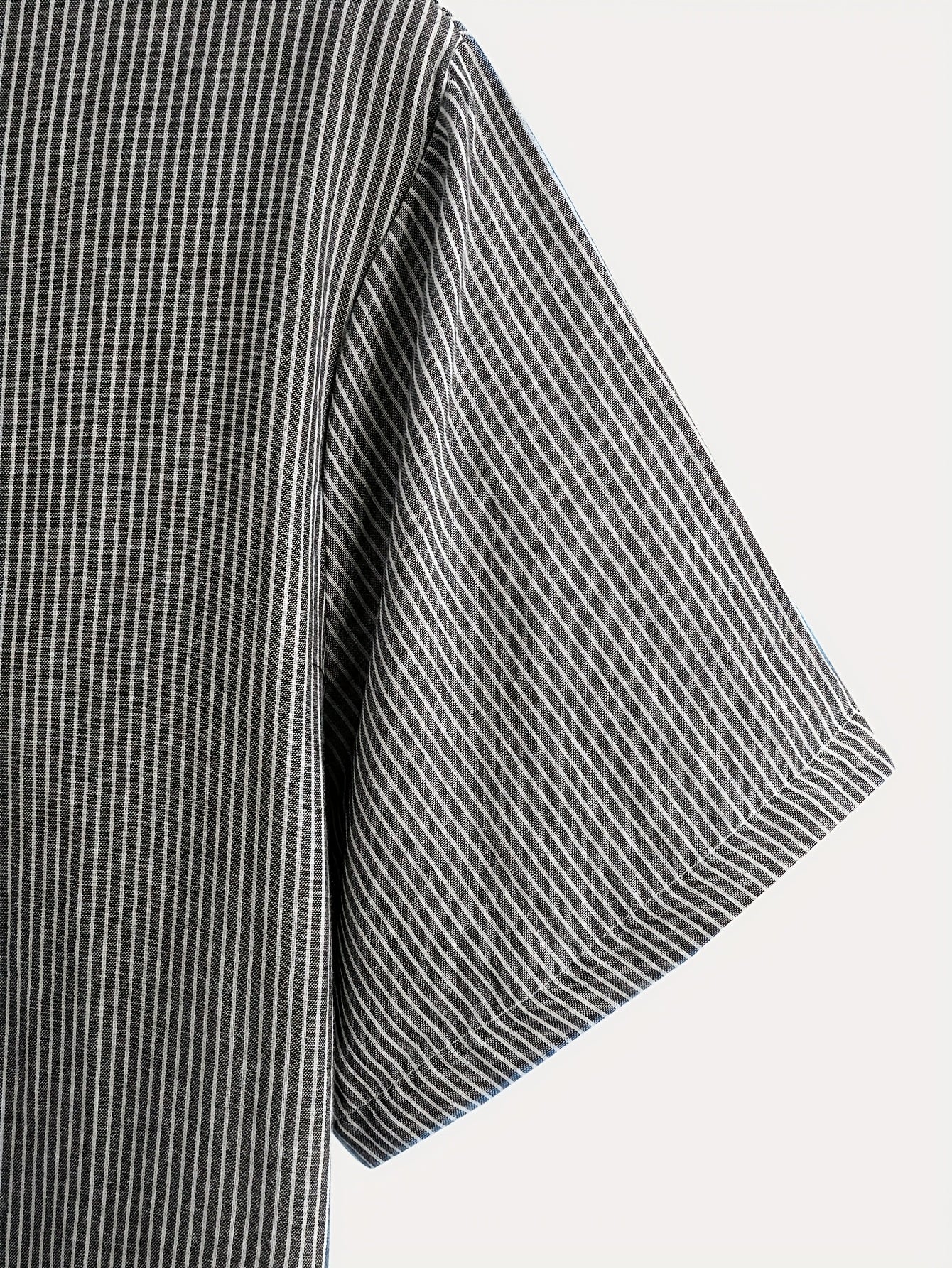 Men's Short Sleeve Henley Shirt with Stand Collar and Stripes – Modern Casual Shirt