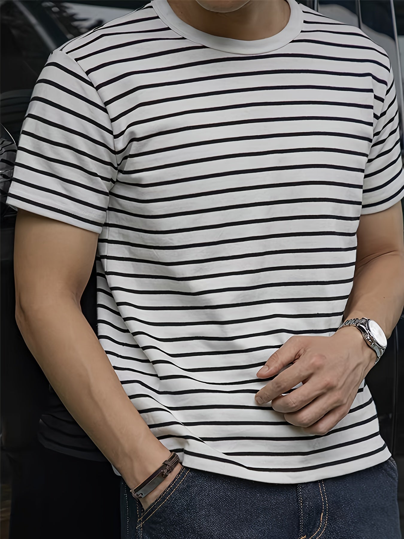Men's T-Shirt with Classic Stripes – Timeless Design for Everyday and Leisure