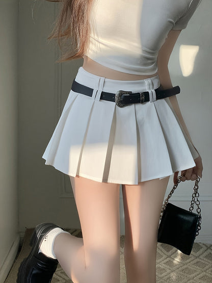 Women's Mini Pleated Skirt with Belt and Sexy Crop Top – Fashionable Streetwear Look for Everyday and Going Out