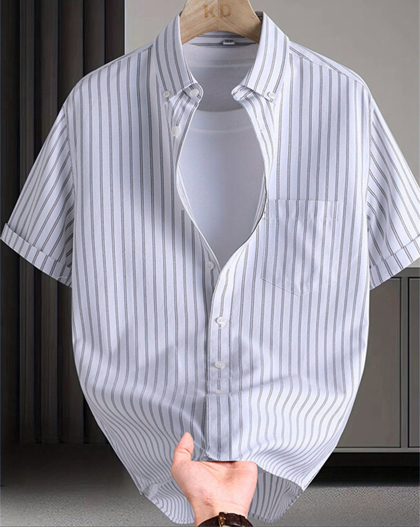 Men's Short-Sleeve Shirt with Stripe Pattern – Modern Business and Casual Shirt, Regular Fit, Stylish for Everyday and Office Wear