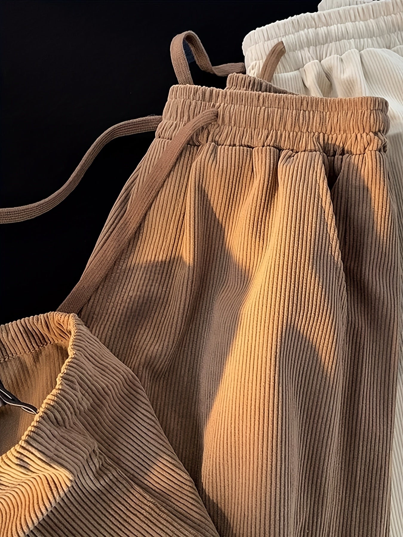 Men's Pleated Casual Pants with Elastic Waistband and Drawstring – Modern Urban Style & Comfort