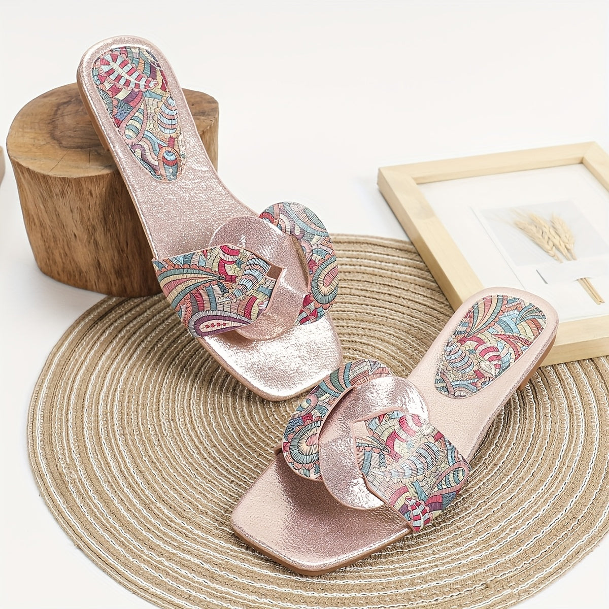 Women's slip-on shoes with paisley pattern and modern design – stylish summer shoes for everyday and leisure use