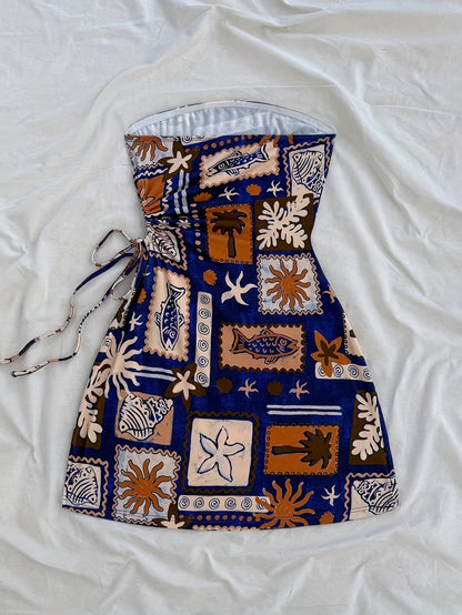 Women's bandeau mini dress with maritime print, beach holiday style, summer fashion